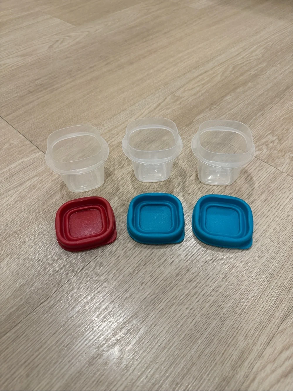 Lot x3 Rubbermaid 4oz Food Storage Clear Containers Red Turquoise Lids 6pc Set